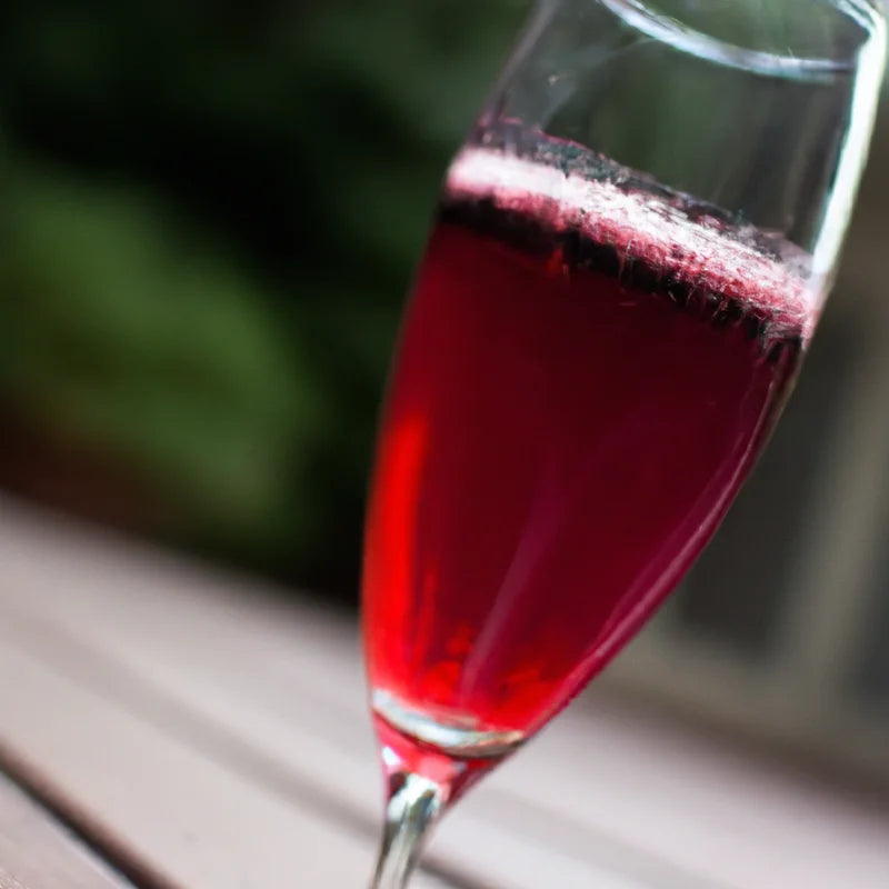 Swedish Summer Sparkle – Den Perfekta Grillfestdrinken